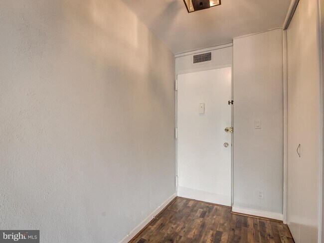 Building Photo - 11400 Washington Plaza W