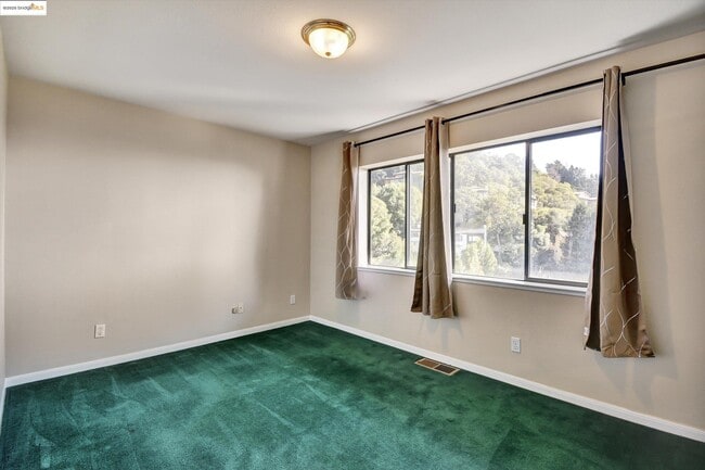 Building Photo - 616 Gravatt Dr