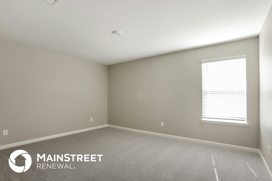 Building Photo - 25237 Dickens Dr