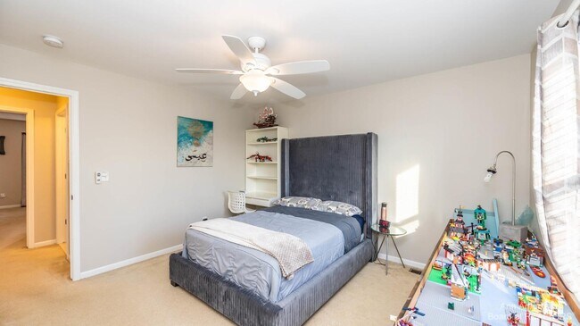 Building Photo - 815 Atherstone Dr