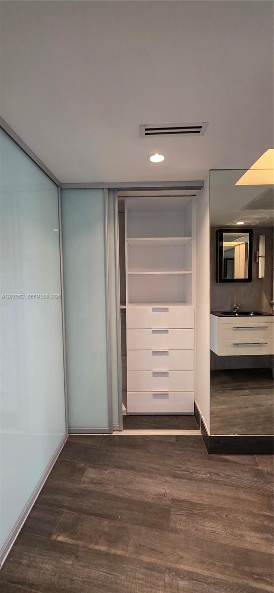 Building Photo - 5255 Collins Ave
