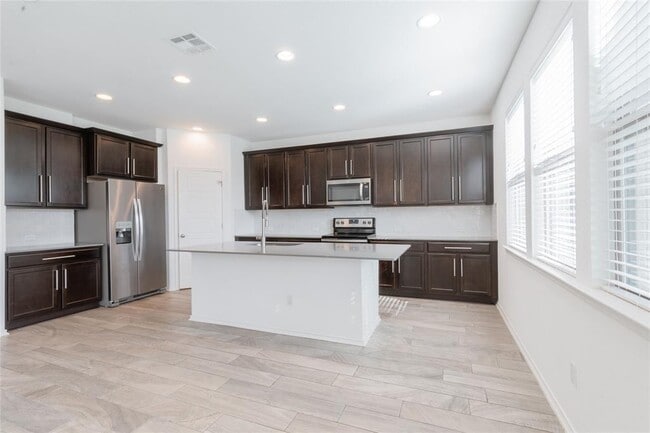 Building Photo - 1333 Terrace View Dr