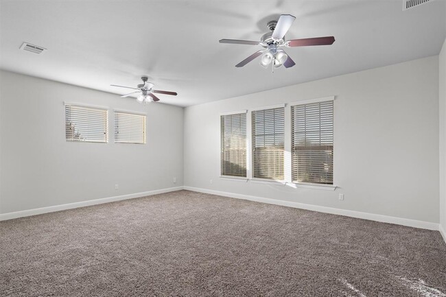 Building Photo - 706 Harwood Dr