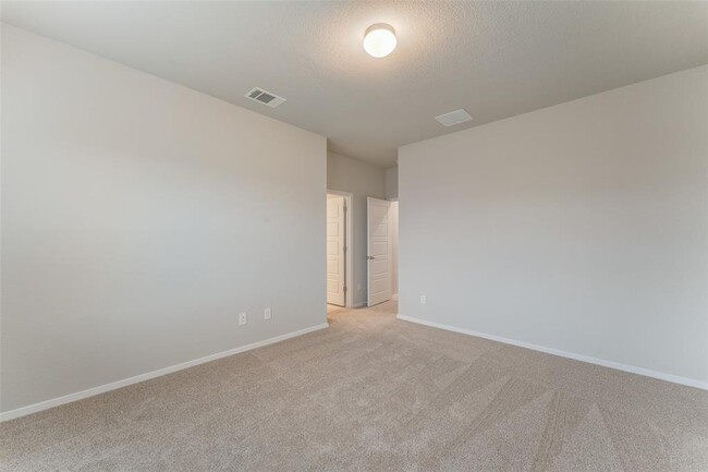 Building Photo - 105 Shugart St