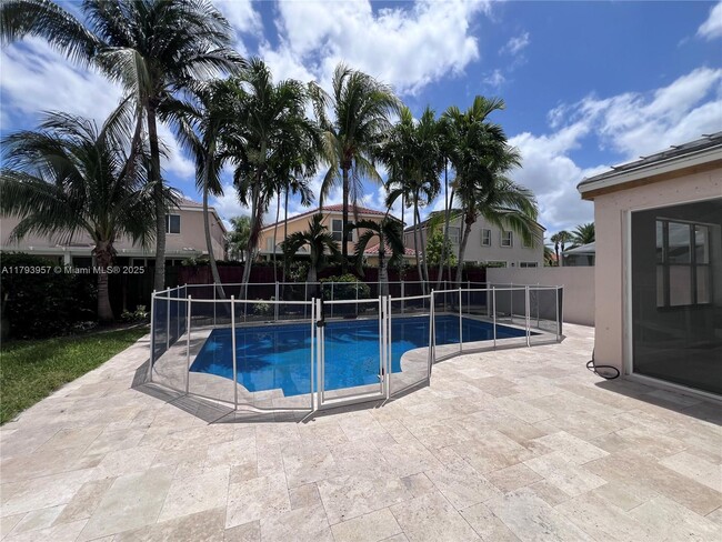 Building Photo - 725 NW 156th Ave