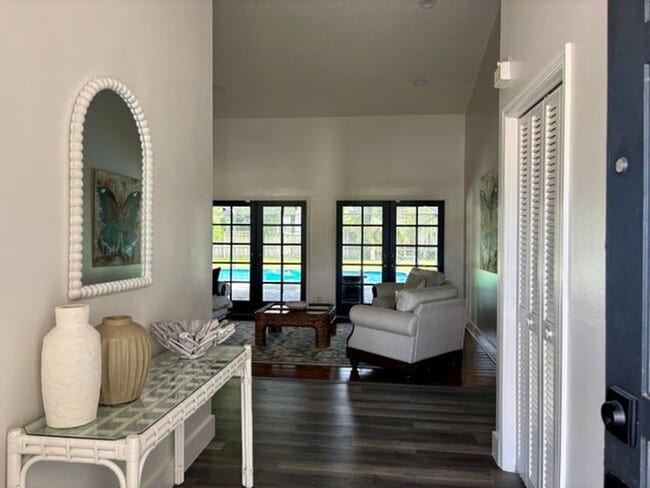 Building Photo - 325 Knotty Wood Ln