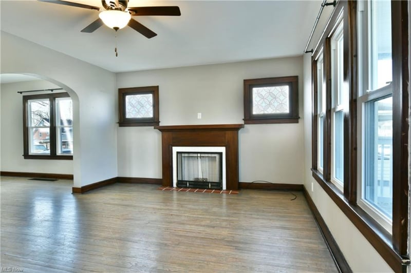 Building Photo - 223-225-225 E Liberty St