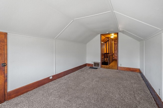 Building Photo - Your Timeless Haven in St. Paul for $2,599/month! $250 OFF 1st MONTH!