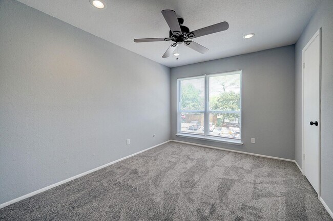 Building Photo - 5005 Georgi Ln