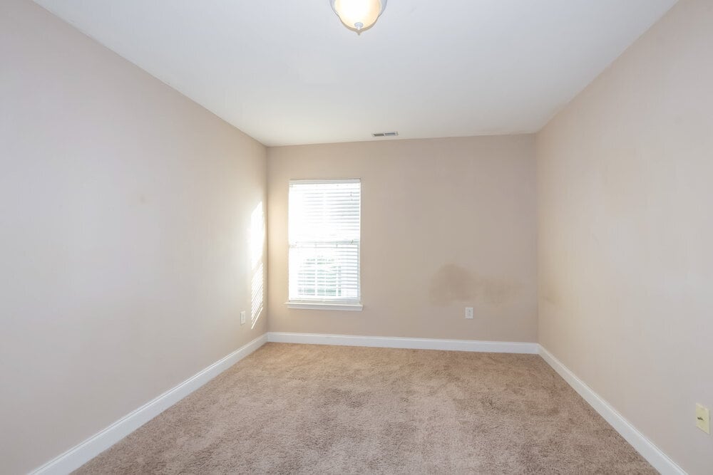 Building Photo - 13633 Coram Pl