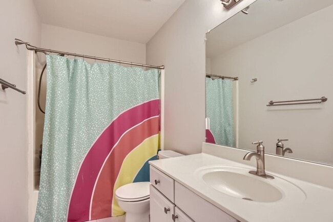 Building Photo - Welcome to this stunning, complete updated, 4-bedroom, 3.5-bath home