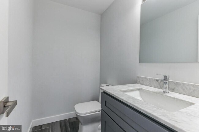 Building Photo - 2301 N 6th St