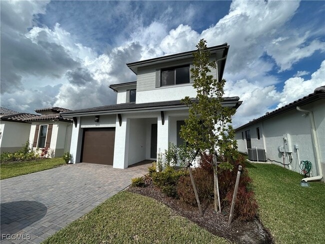 Building Photo - 5835 Cassidy Ln