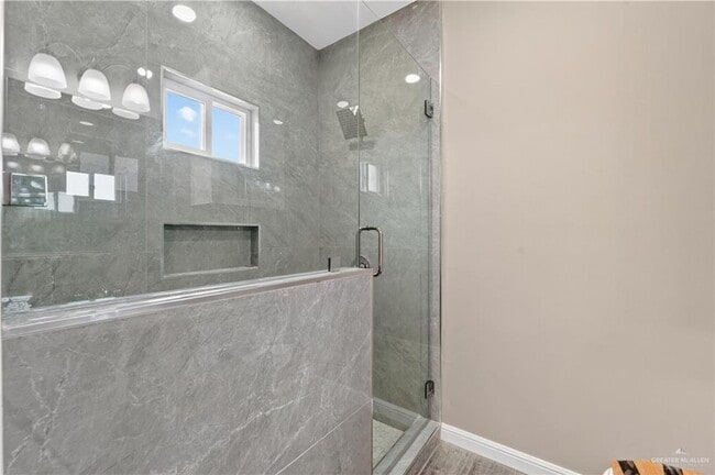 Building Photo - 15 Valle Vista St