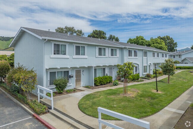 Alternate Exterior - 38517 Cherry Ln