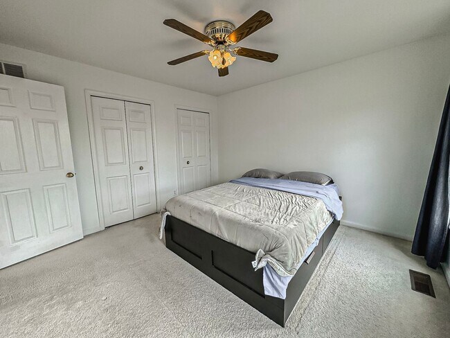 Building Photo - Fantastic 4 Bed 3.5 Bath Colonial Home Sitting On A Large Private Lot In Desired Old Bridges Estates