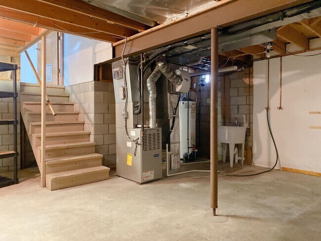 Building Photo - 3BD, 2BTH Bellevue Charmer Ready for YOU, $2,300!!