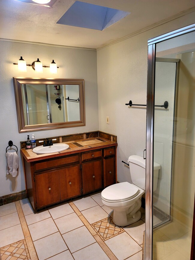 Building Photo - 18220 SW Pheasant Ln