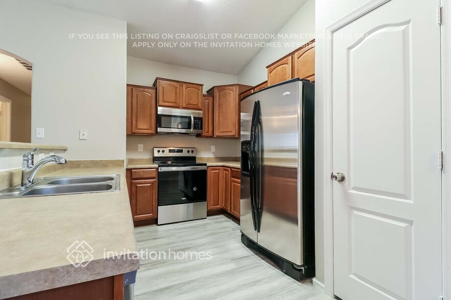 Building Photo - 5448 S 237th Ln