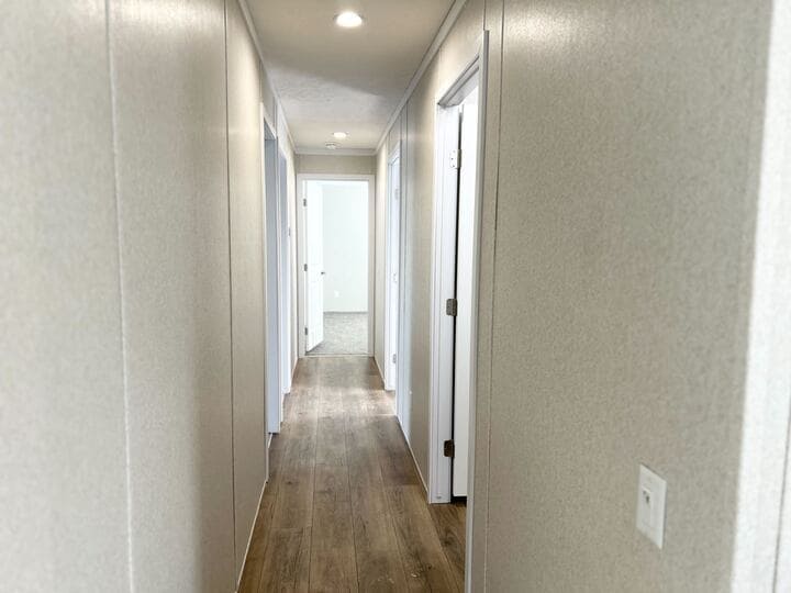 Building Photo - 29909 Flushing Dr