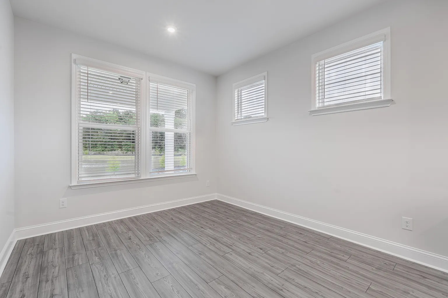 Building Photo - 192 Dendron Dr