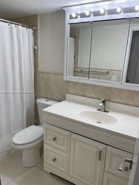 Building Photo - 541 Blue Heron Dr