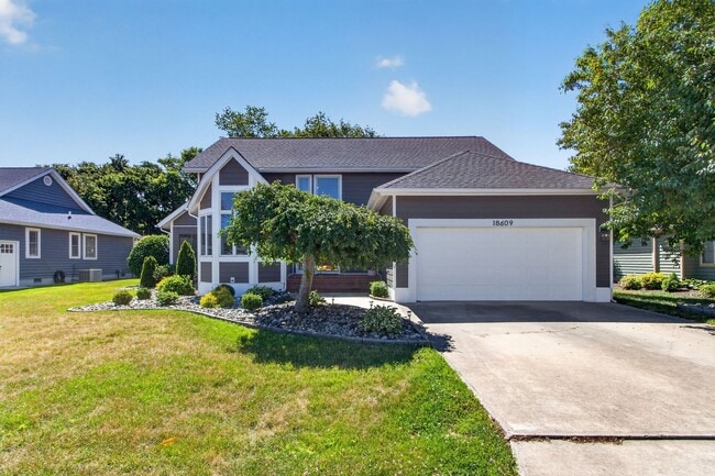 Building Photo - 18609 Broadfield Dr