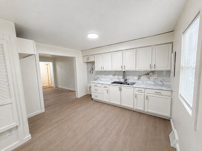 Building Photo - 34009 Caseville Ct