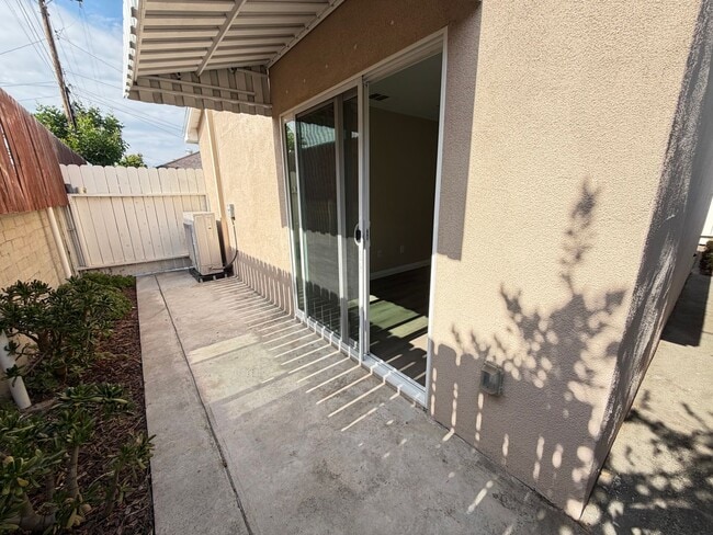 Building Photo - 1039 Prospect Ave