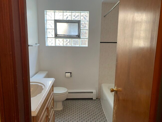 Building Photo - 4208 N Leavitt St
