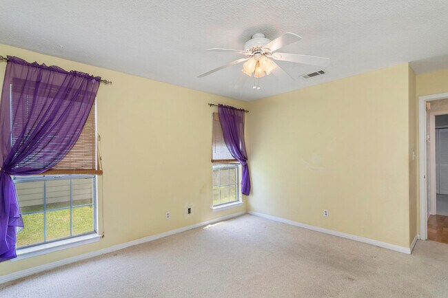 Building Photo - 2713 Willow Grove Ln
