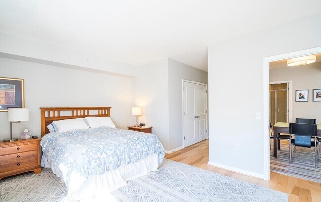 Building Photo - 851 N Glebe Rd