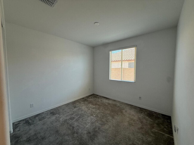 Building Photo - 15744 W Jefferson St