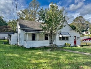 Building Photo - 121 Oakdale St