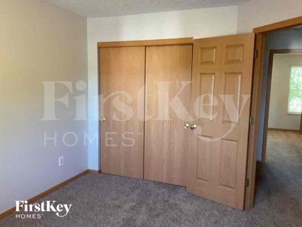 Building Photo - 486 Northwoods Dr