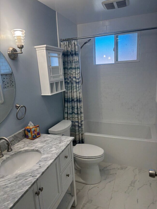 Building Photo - 3 bed 2 bath house on the westside Santa Cruz