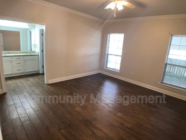 Building Photo - 25857 Linwood Rd