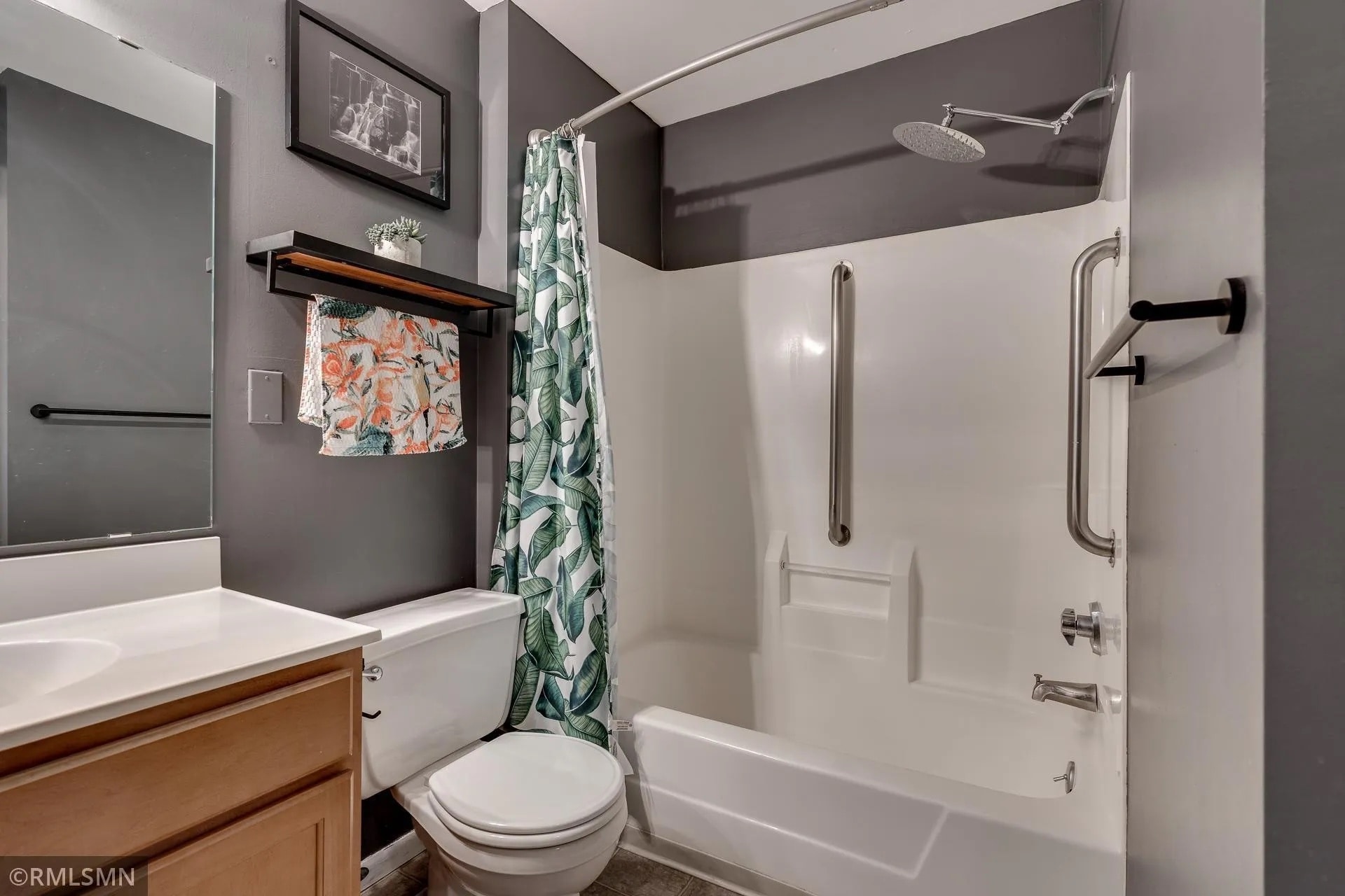 Building Photo - 720 3rd Ave NE