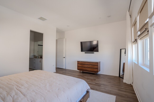 Principal Room - 26939 Goldfinch Ln