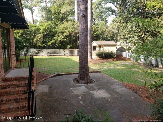 Building Photo - 311 Westview Dr