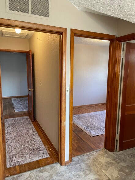 Building Photo - 551 7th St W