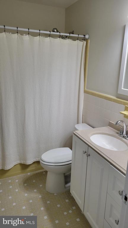 Building Photo - 29620 Whalen Rd