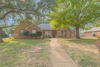 Building Photo - 609 S Ruidoso Downs Dr