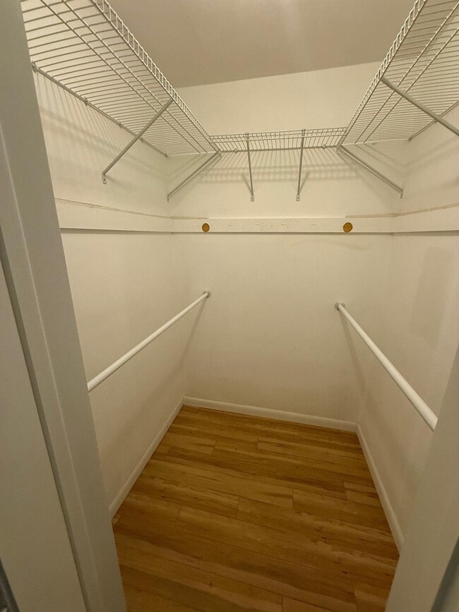 Building Photo - 1424 SE 12th Ave