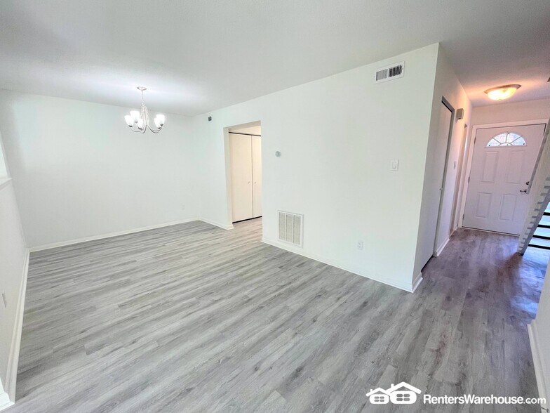 Building Photo - 5000 Dunderdale Ct