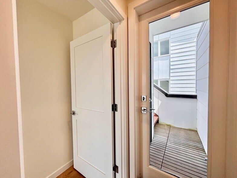 Building Photo - 3646 13th Ave W