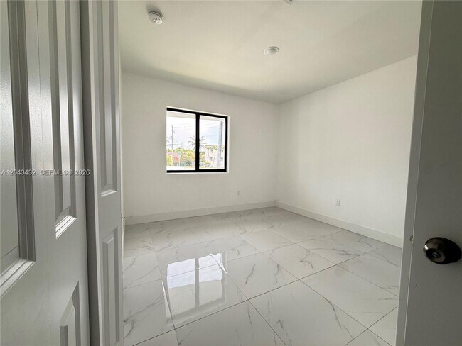 Building Photo - 450 Beacom Blvd