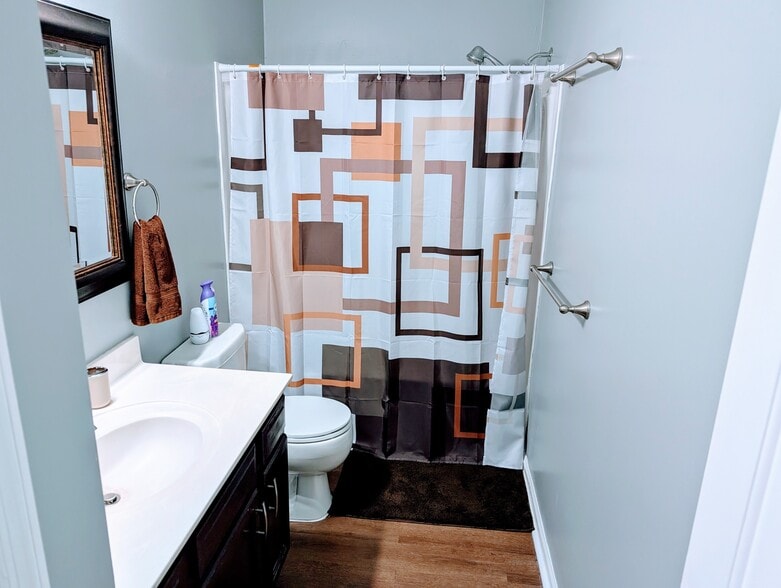 Building Photo - 550 Darby Creek Rd