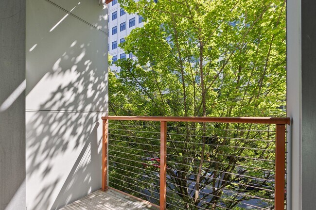 Building Photo - Modern Air Conditioned South Lake Union Loft