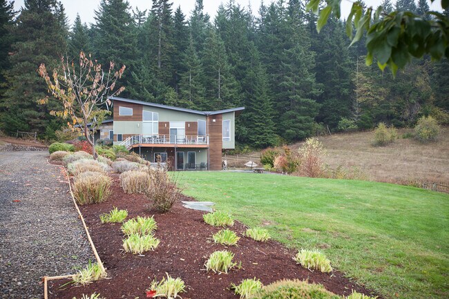 Building Photo - 3955 Cedar Ln